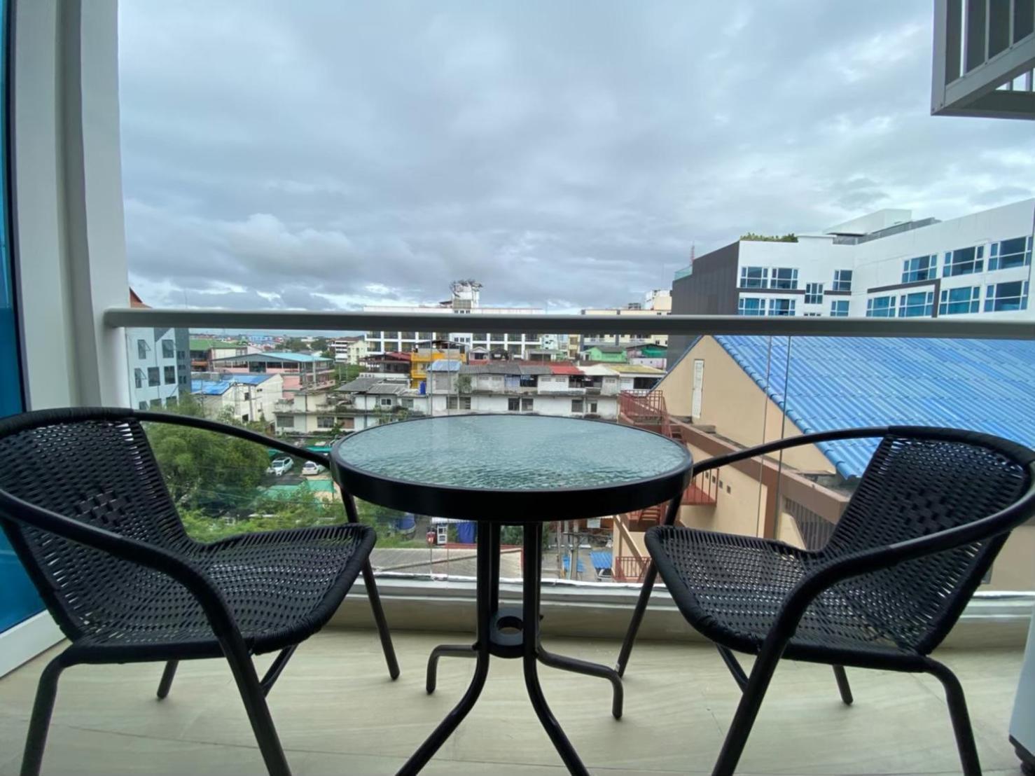 Grand Avenue Suites X Monthstayz Thailand 파타야 외부 사진