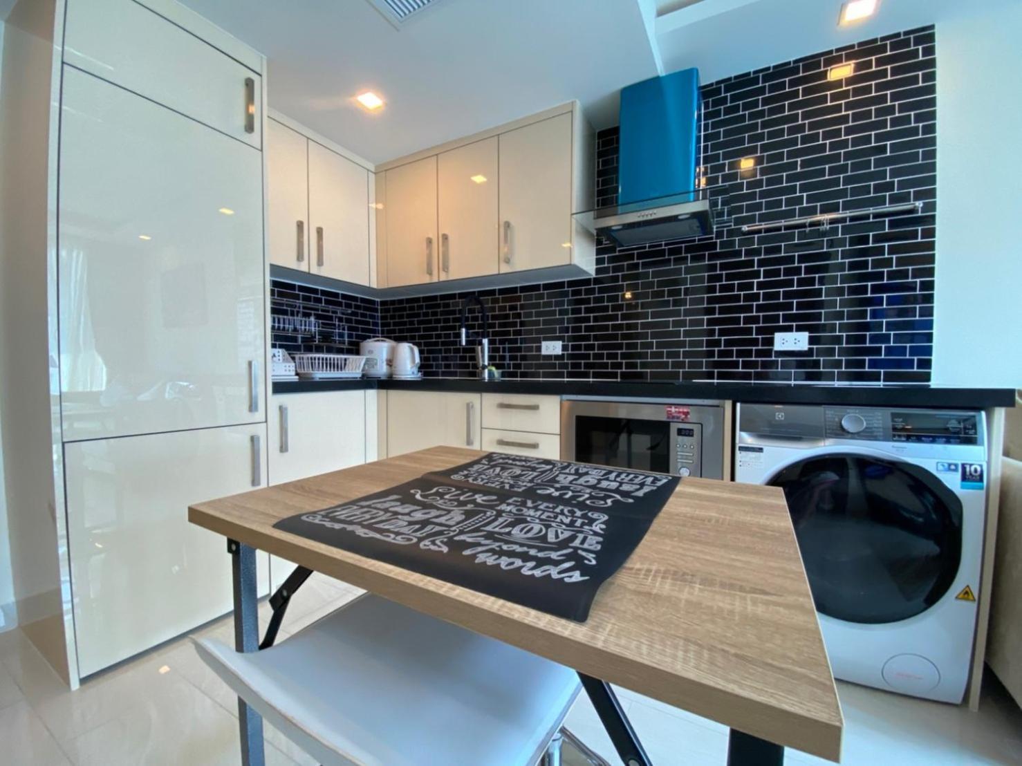 Grand Avenue Suites X Monthstayz Thailand 파타야 외부 사진