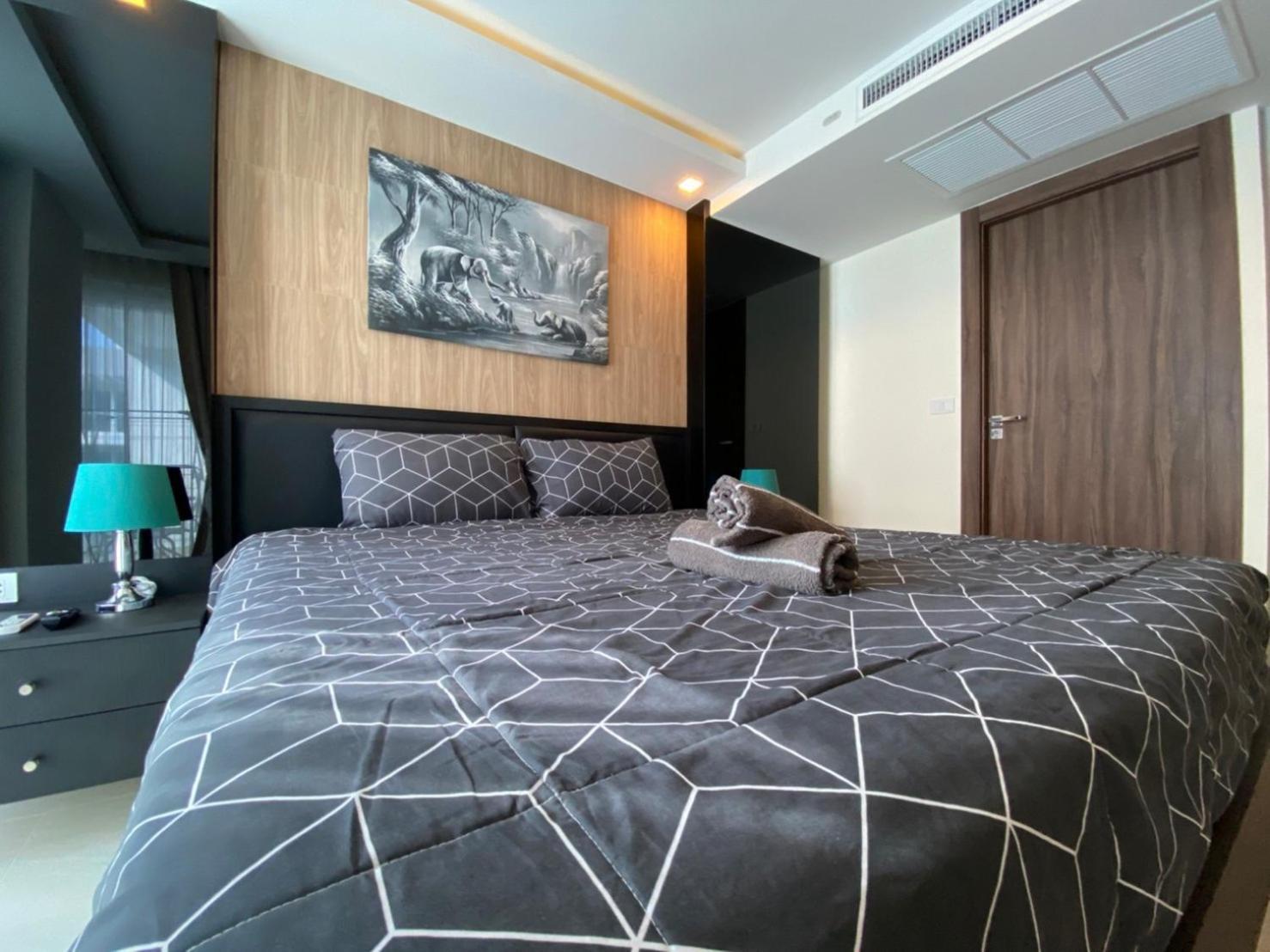 Grand Avenue Suites X Monthstayz Thailand 파타야 외부 사진