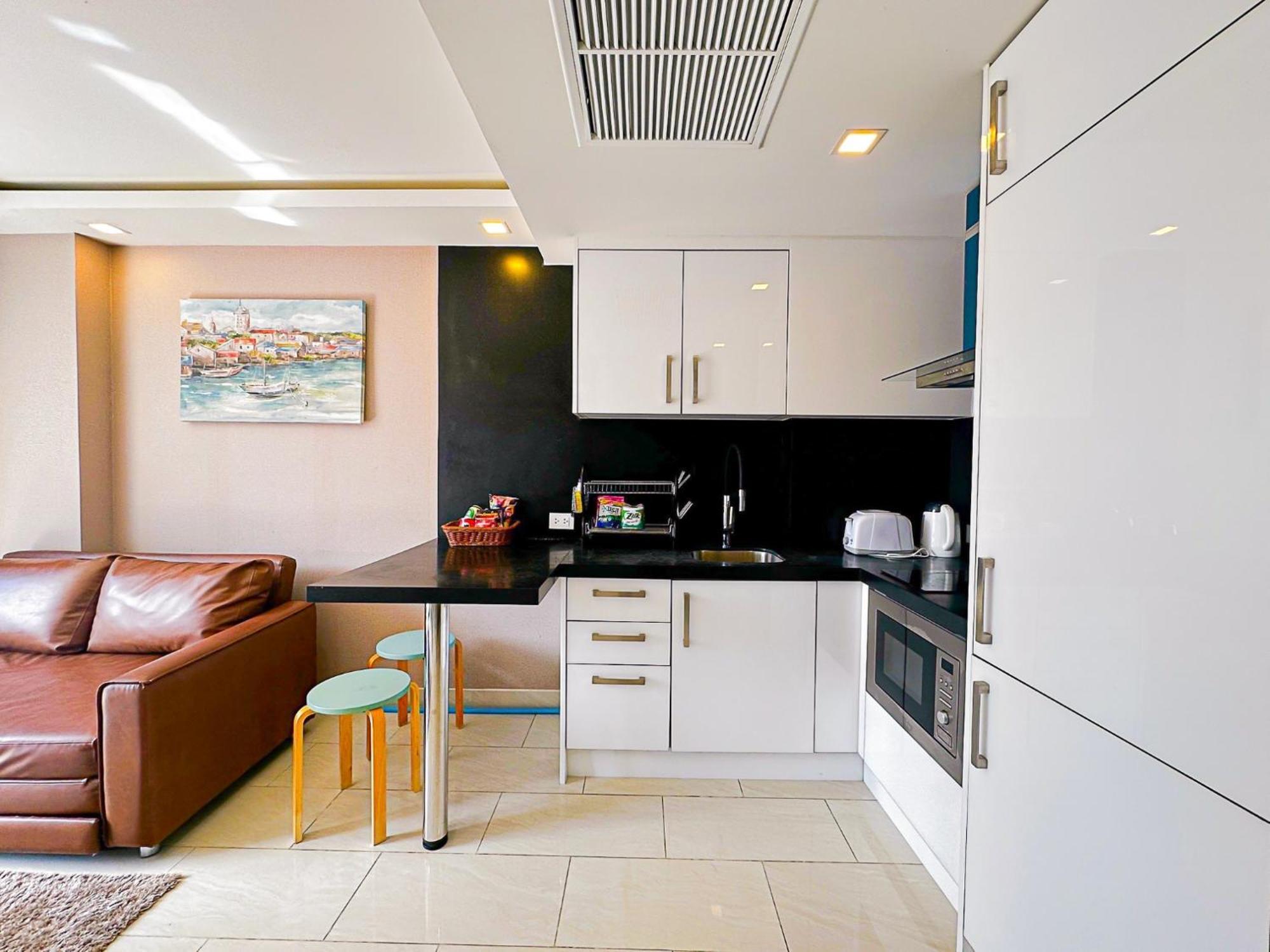 Grand Avenue Suites X Monthstayz Thailand 파타야 외부 사진
