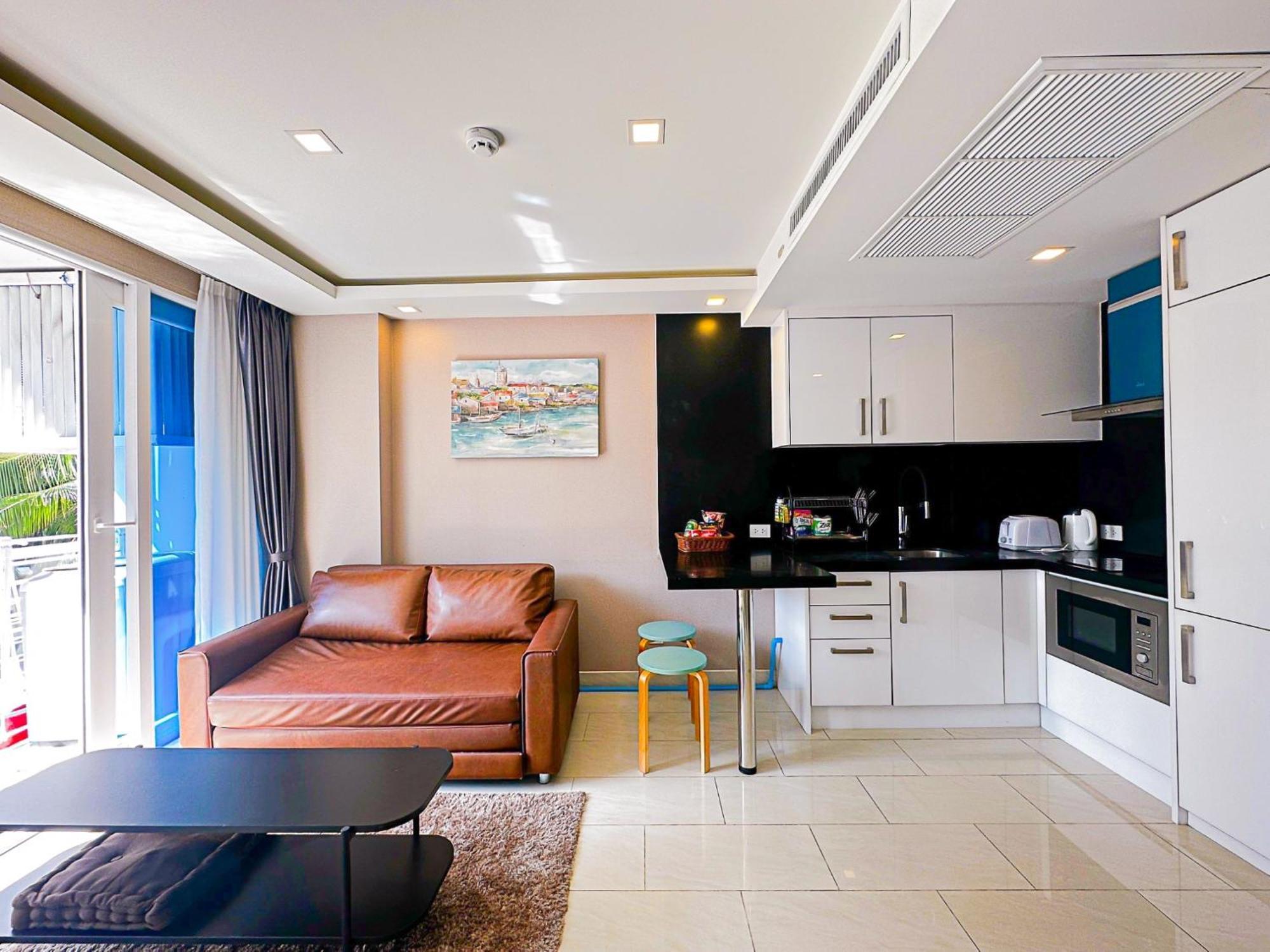 Grand Avenue Suites X Monthstayz Thailand 파타야 외부 사진