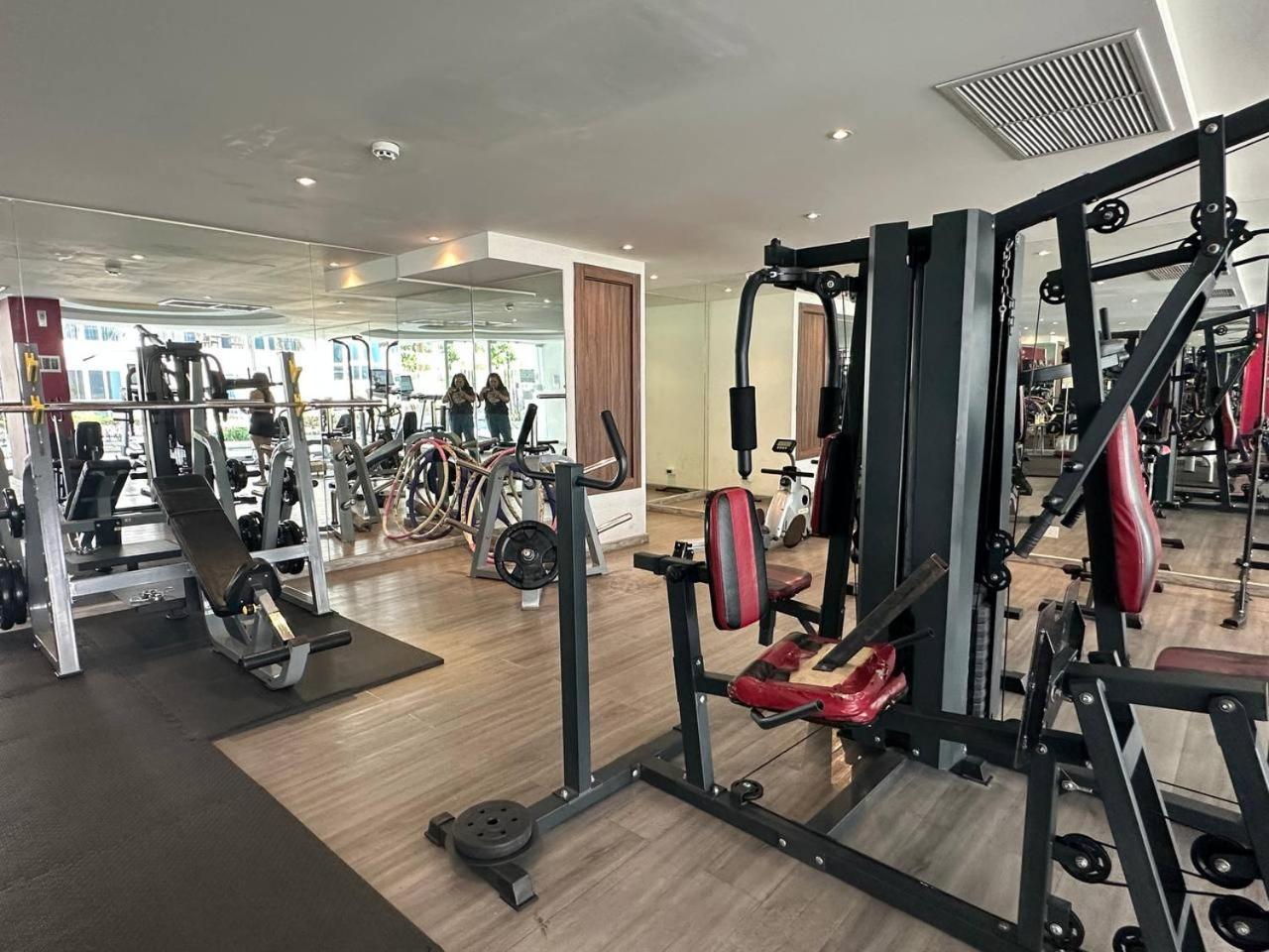 Grand Avenue Suites X Monthstayz Thailand 파타야 외부 사진